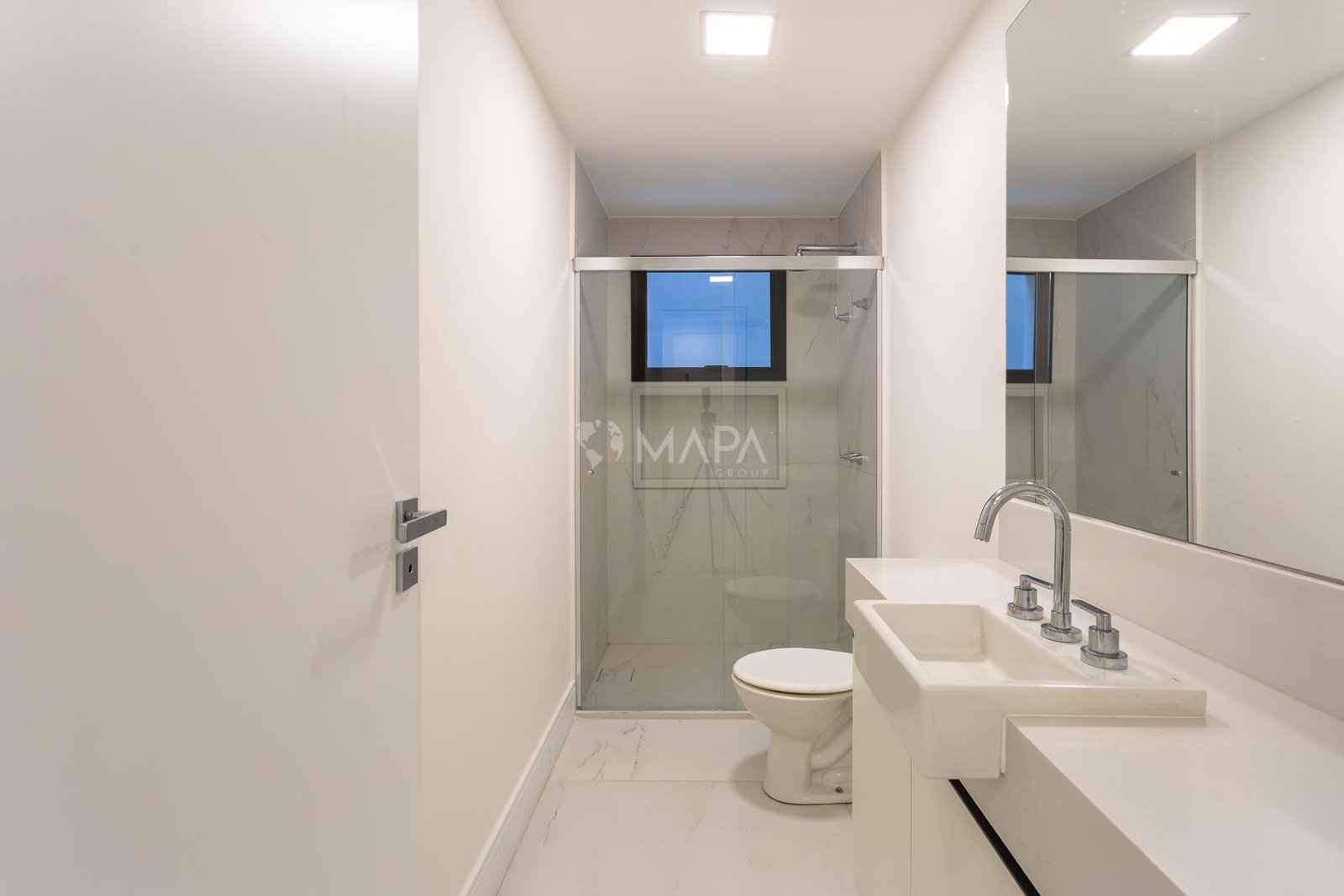 18. Dependência empregados - banheiro