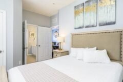 deluxe-queen-room-2-wide